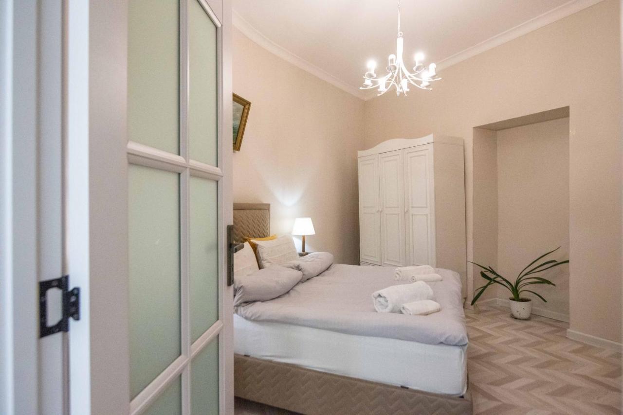 Old Town-Booking Apartment Tbilisi Exterior photo